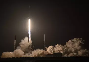 Jeden booster, 16 startów: SpaceX ustanawia ...