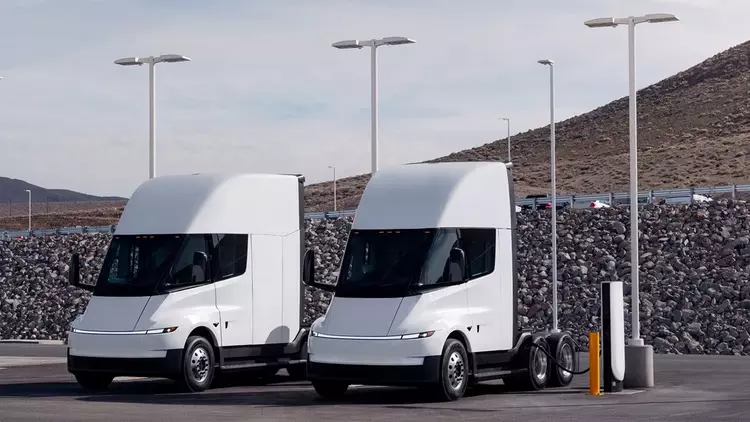 Tesla otwiera pierwszą publiczną stację Megacharger ...