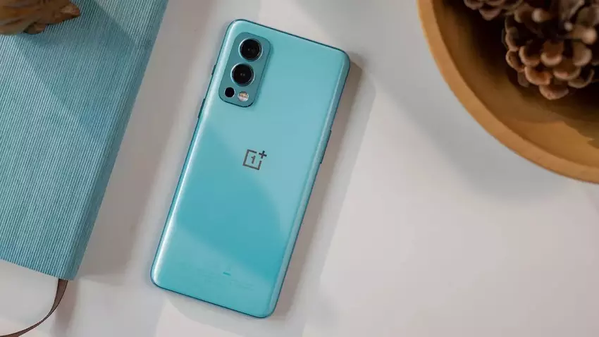 Insider ujawnił daty premiery i ceny tanich smartfonów OnePlus Nord 2T i OnePlus Nord 2 CE