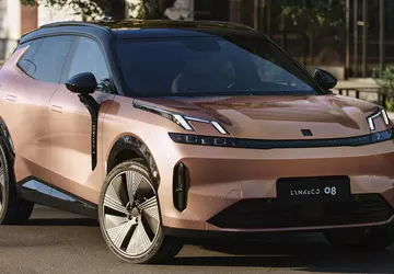 Chińska Geely wprowadziła do Europy hybrydę ...