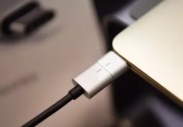 Dyrektor marketingu Apple potwierdza, że firma ...