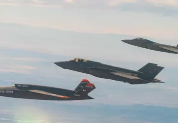 USA przetestowały eksperymentalny dron bojowy XQ-58 ...