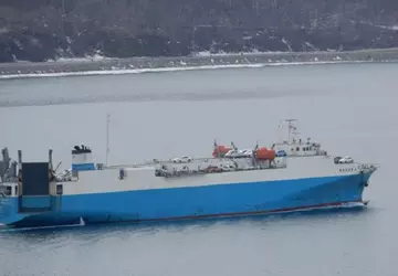 Rosyjski statek „Angara” z 570 samochodami ...