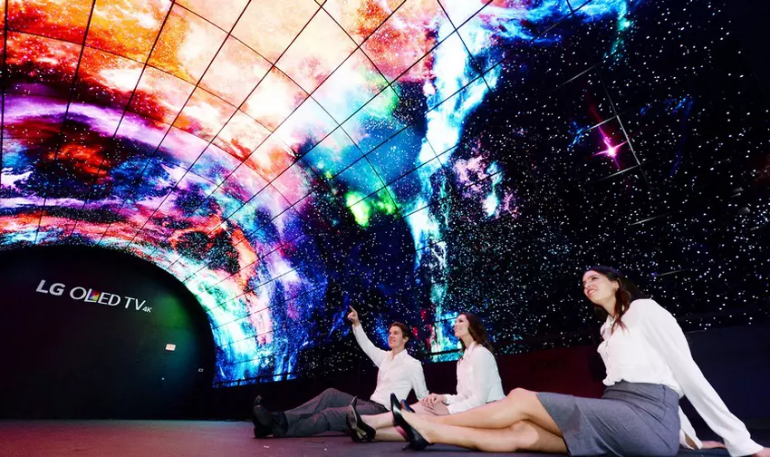 LG na targach CES 2017: cienkie telewizory, gadające lodówki i roboty