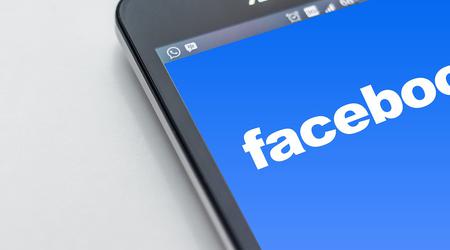 Poważny skandal: Facebook nazywa czarnoskórych mężczyzn małpami