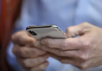 Apple będzie teraz ostrzegać użytkowników o ...