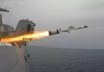 Francuska fregata Alsace z powodzeniem wystrzeliła ...