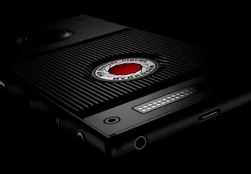 "Holograficzny" smartfon RED Hydrogen One otrzyma ...