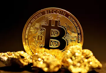 Cena Bitcoina przebija 50 000 USD ...