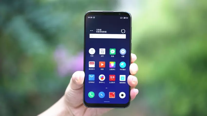 Meizu 16S pojawił się na nowym zdjęciu: smartfon porównali z Galaxy S10