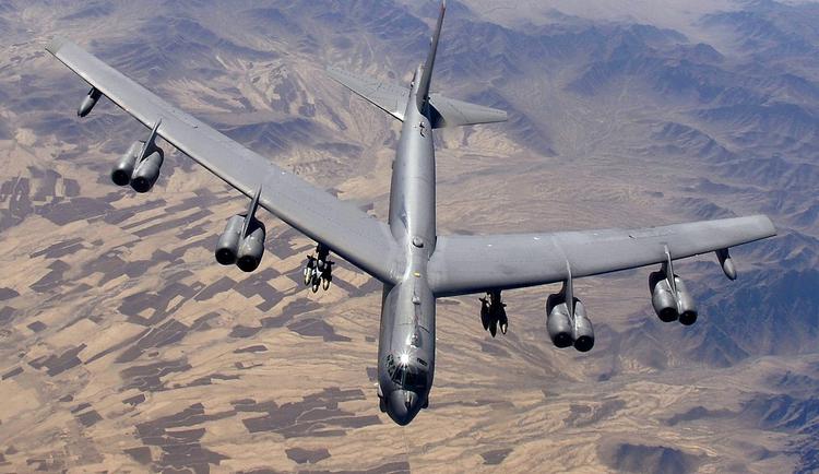 USA przerzuciły strategiczne bombowce B-52 do ...