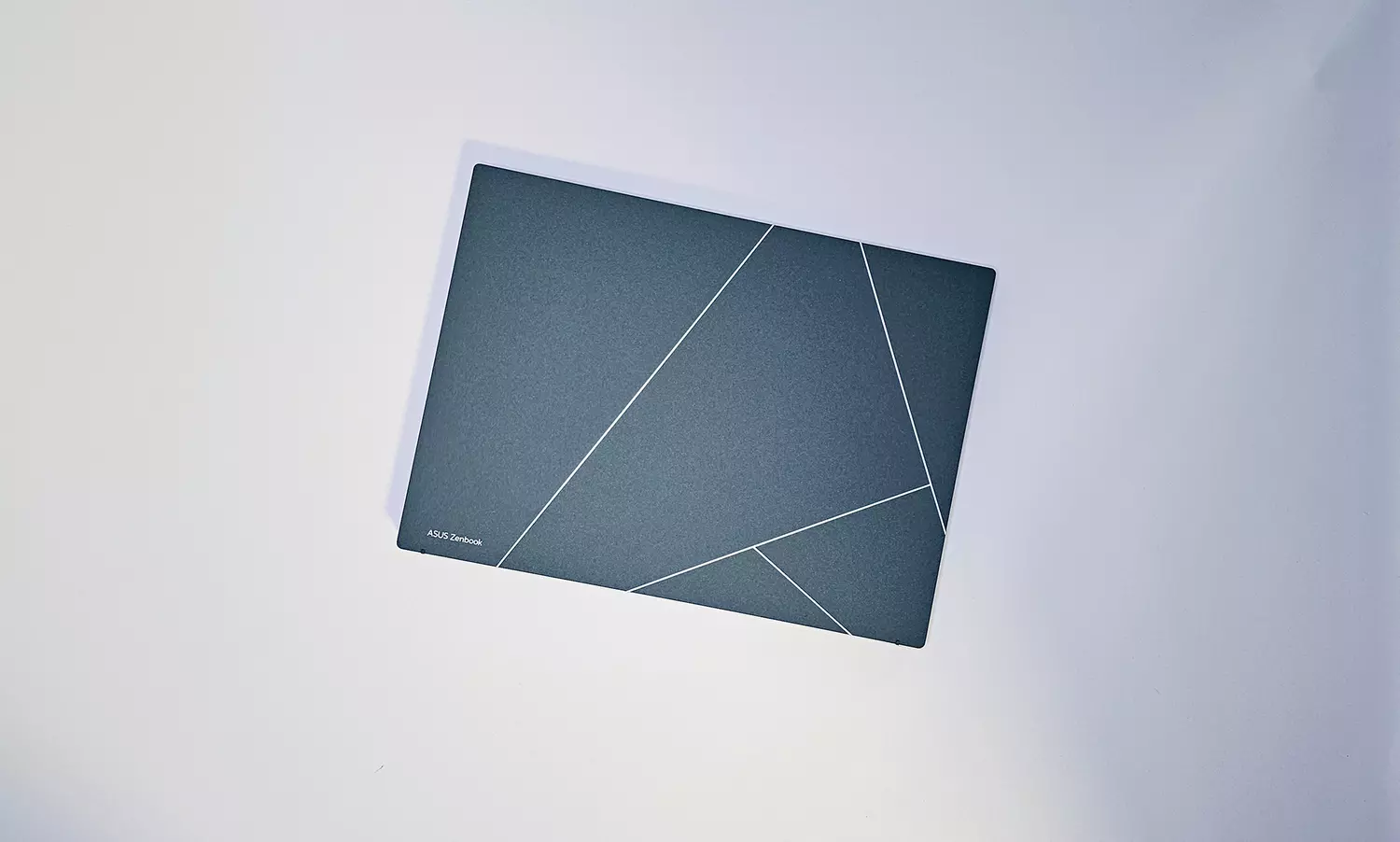 Recenzja ASUS Zenbook S 13 OLED (UX5304V): najcieńszy 13-calowy laptop z wyświetlaczem OLED