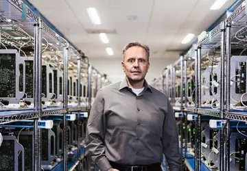 Media: Wiceprezes Apple Johny Srouji otrzymał ...