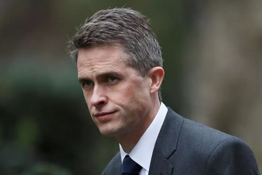 Wyciek informacji na temat Huawei  kosztował kariery ministrowi obrony Wielkiej Brytanii