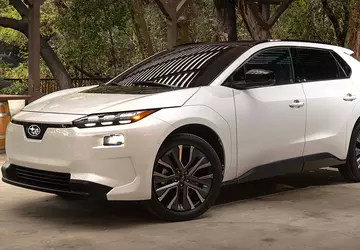 Subaru Solterra 2026 zyskał większy zasięg, ...