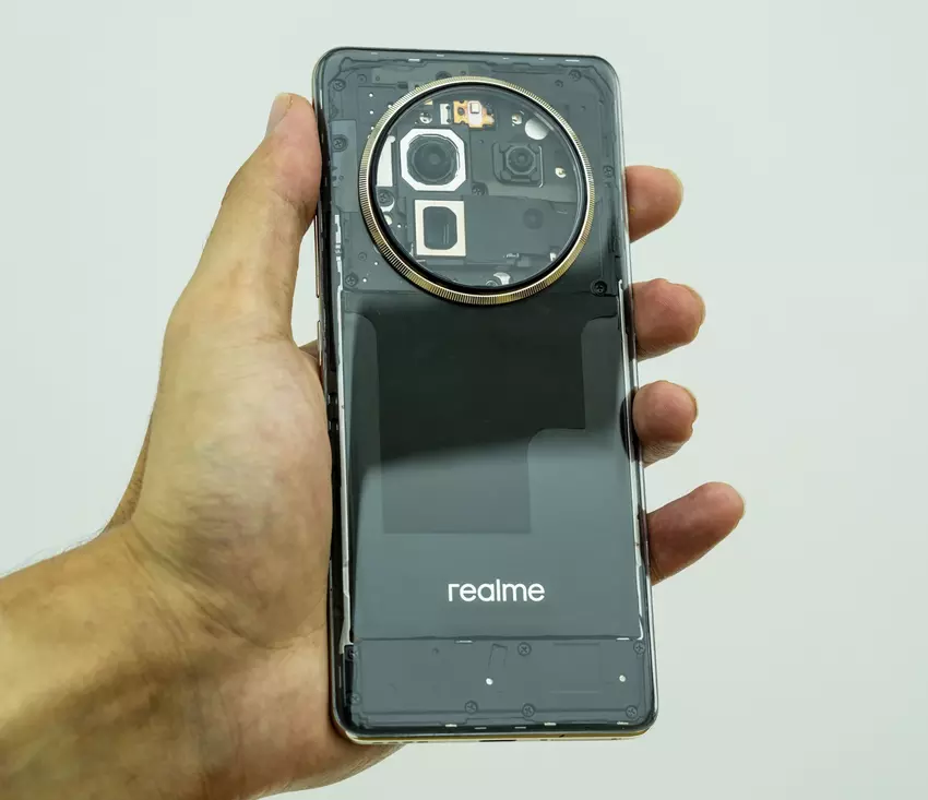realme 12 Pro+ otrzyma specjalną wersję z przezroczystym panelem tylnym