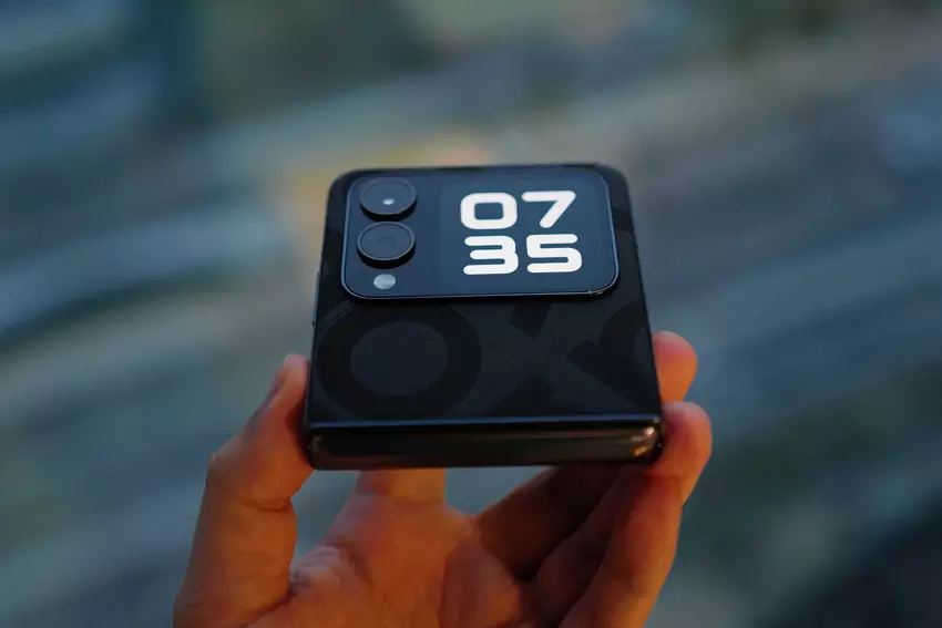 Huawei nova Flip pojawił się na zdjęciach w czterech kolorach i z niewielkim wyświetlaczem zewnętrznym