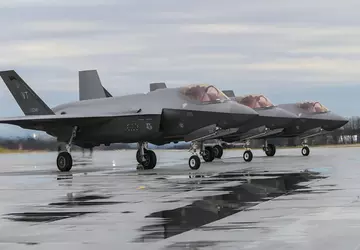 Pentagon zezwala na dostawę silników F135 ...