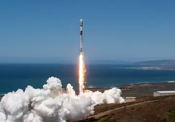 SpaceX wystrzeliwuje nową partię satelitów Starlink ...