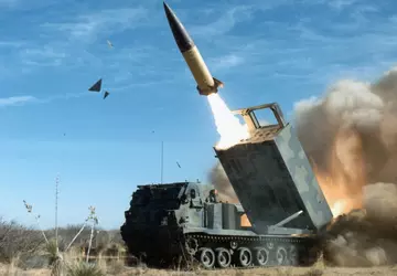 Senatorowie USA wzywają do wysłania rakiet ...