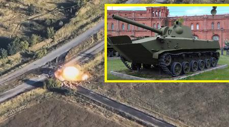 Pociski kierowane HIMARS GMLRS trafiły dwa rosyjskie samobieżne moździerze 2S9 "Nona-S".