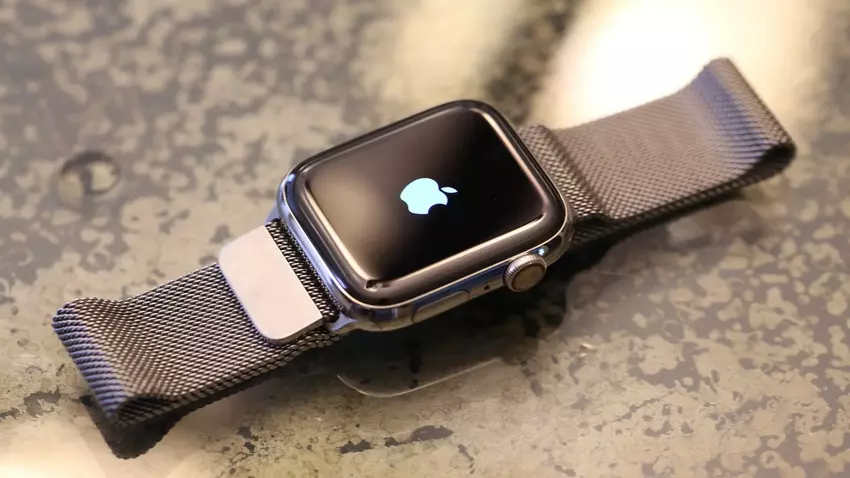 Globalny rynek gadżetów wearable skurczył się w ciągu roku o 6,9% - Apple prowadzi z 25% udziałem