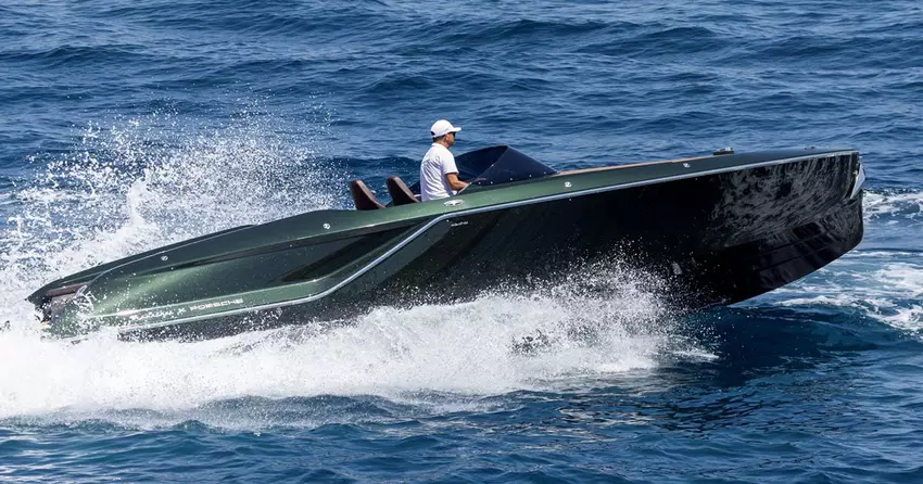 Elektryczna łódź motorowa Frauscher x Porsche 850 Fantom z "wnętrznościami" od Porsche Macan ustanowiła rekord prędkości