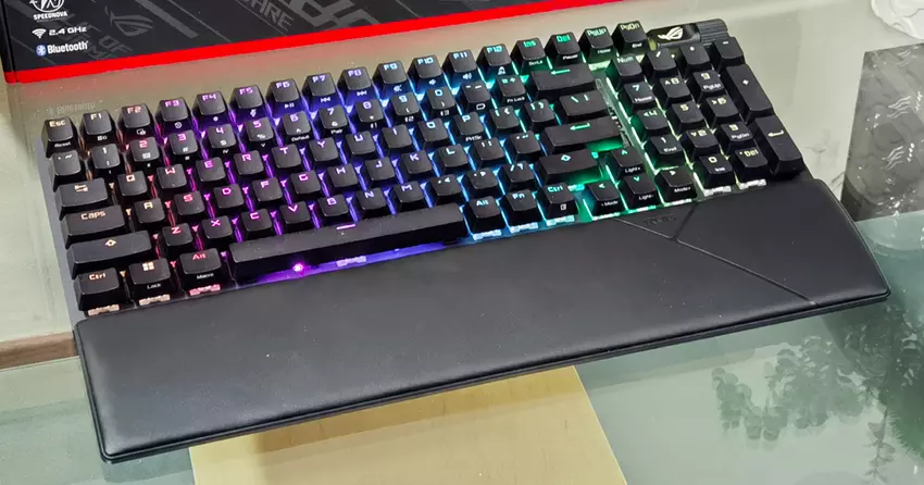 Kompaktowa, ale pełnowymiarowa: recenzja bezprzewodowej klawiatury gamingowej ASUS ROG Strix Scope II 96