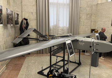 Ukraina zaprezentowała uderzeniowy dron FP-1, który ...