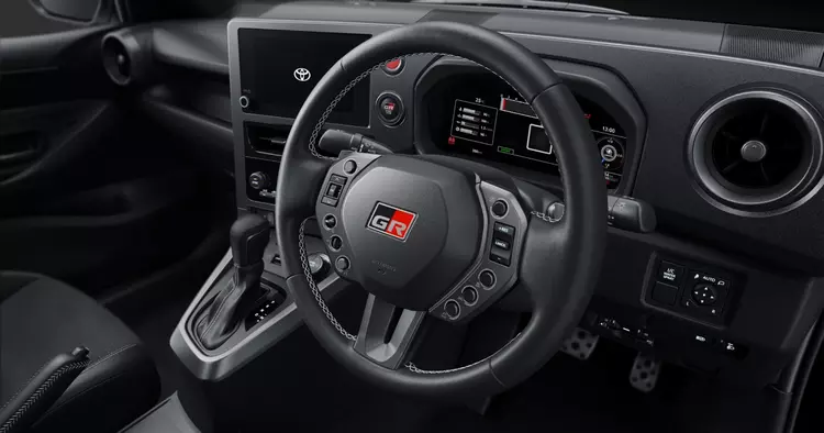 Toyota GR Yaris 2026: Nowa kierownica ...
