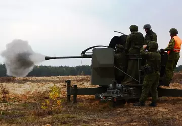 Litwa przekazuje Ukrainie 36 szwedzkich dział ...