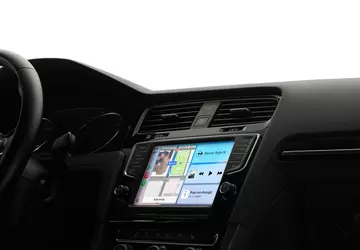 Tesla opóźnia uruchomienie CarPlay z powodu ...