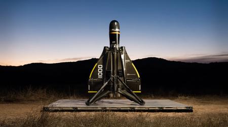 Anduril Roadrunner to pierwszy na świecie bezzałogowy statek przechwytujący wielokrotnego użytku, który może lądować jak rakieta Falcon 9 firmy SpaceX.