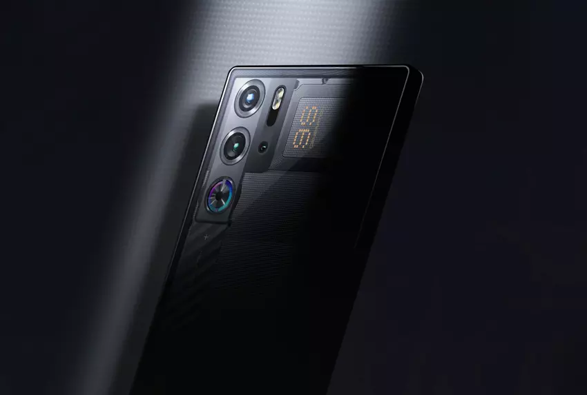 Red Magic 9S Pro z podkręconym układem Snapdragon 8 Gen 3 zadebiutował na globalnym rynku