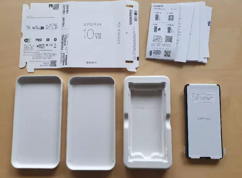 Smartfon Sony Xperia 10 VII bez ładowarki i kabla