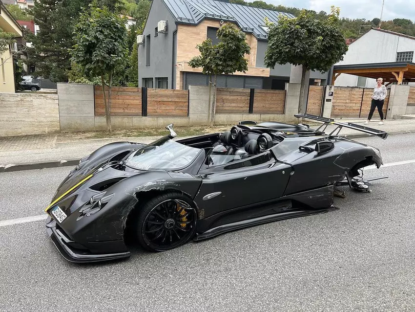 Rzadki Pagani Zonda HP Barchetta wart 17 mln dolarów brał udział w wypadku w Chorwacji - na świecie są tylko trzy takie samochody