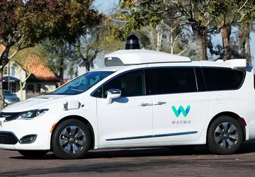 Waymo uruchomiło w Phoenix usługę taksówek ...