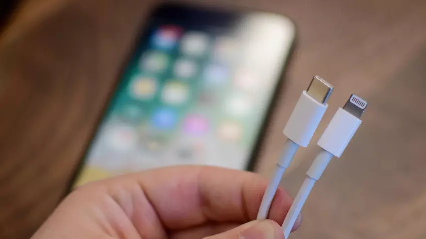 Kuo: nie tylko iPhone 15, ale także AirPods, akumulator MagSafe i inne akcesoria Apple również przełączą się na USB-C
