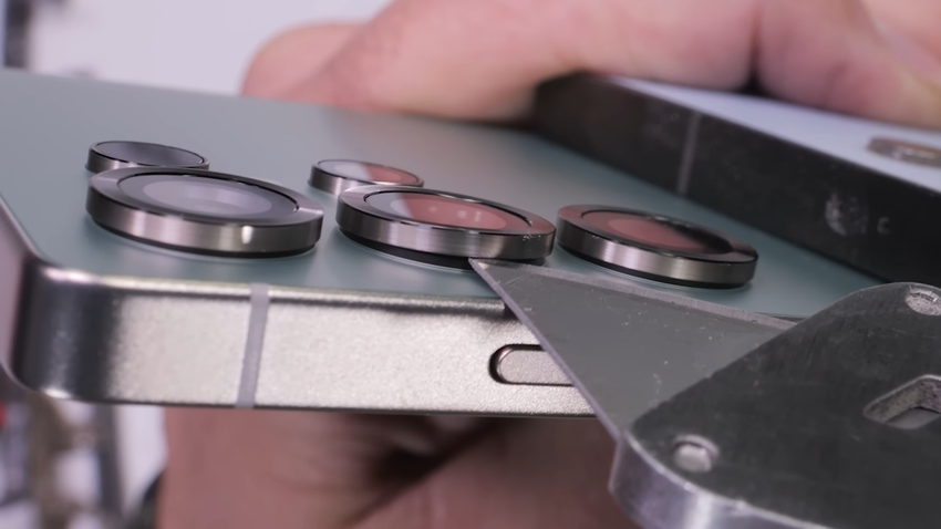 Z pewnością jest to flagowiec z najwyższej półki? Pewien bloger przetestował wytrzymałość najnowszego Samsunga Galaxy S25 Ultra