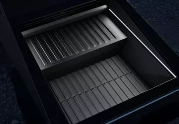 Tesla bez wyjaśnienia przyczyn odwołała dodatkową ...