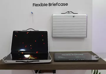 Samsung zaprezentował koncepcję niezwykłego składanego wyświetlacza ...