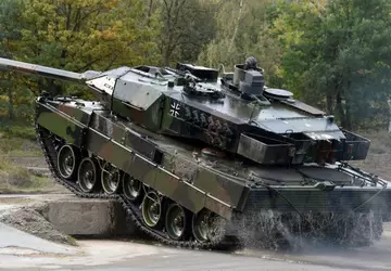 Leopard 2 i inny sprzęt: Hiszpania ...