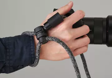 Rota-Strap i Rota-Lock pozwalają nosić aparat ...