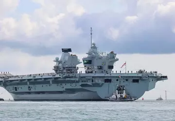 Kosztujący 3,85 miliarda dolarów HMS Prince ...