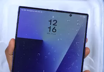 Galaxy Fold 7 włączył się po ...