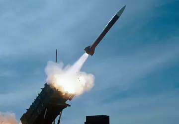 28 pocisków manewrujących X-101/X-555/X-55 i 15 ...