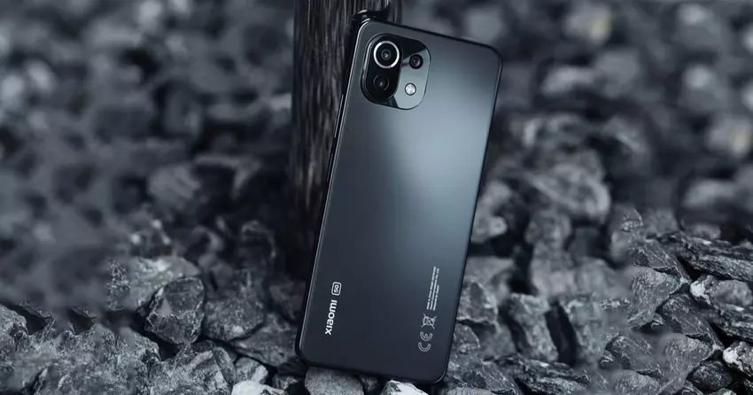 Xiaomi Mi 11 Lite 5G pozostaje najmocniejszym na świecie smartfonem klasy średniej - opublikowano zaktualizowany ranking