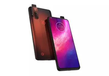 Do sieci wyciekły Renderingi prasowe Motorola ...