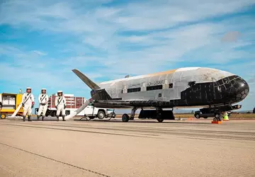 Falcon Heavy wyśle w kosmos tajnego ...