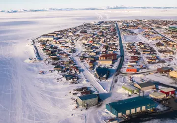 Łącze satelitarne w iPhone 14 po ...